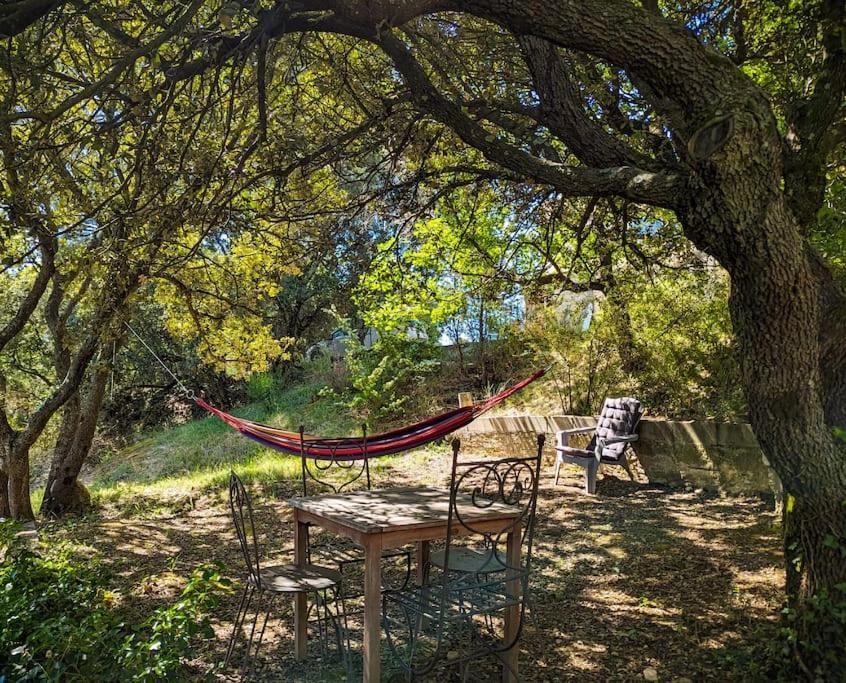 Sous les Chênes Vila Peypin-d'Aigues Exterior foto